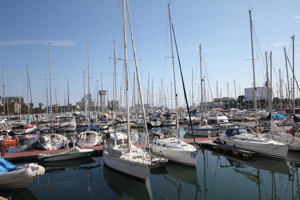 Rent a boat,, Best beach activities Barcelona