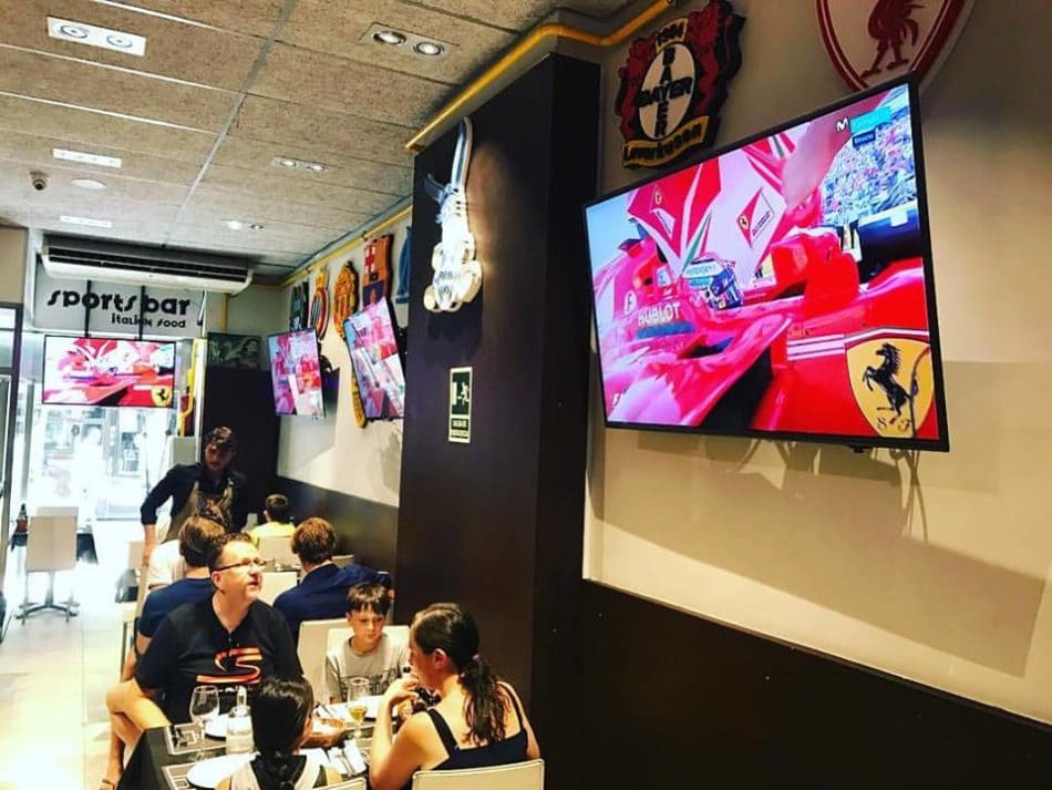 Best Bars to watch a Football Match in Barcelona,Sports Bar Italian Food 