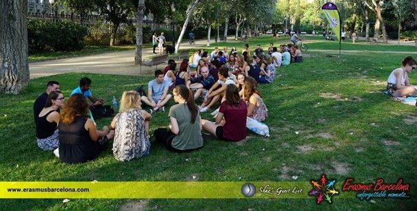 Meeting new people with Erasmus Barcelona